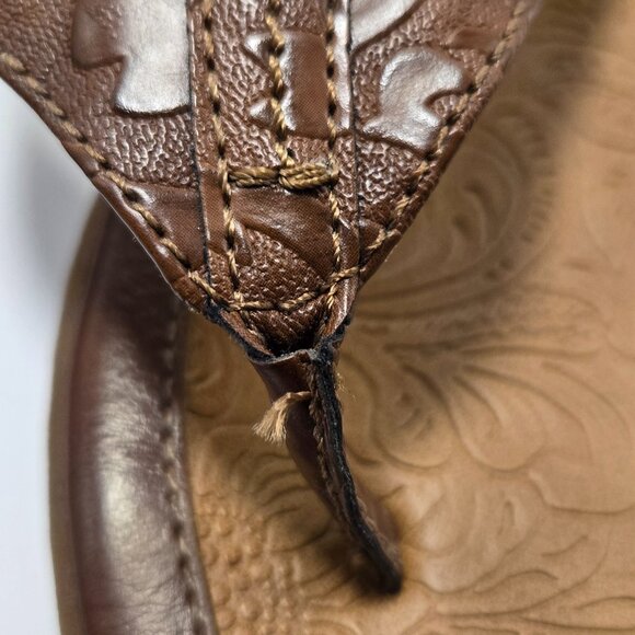 B.O.C. Women's Tan Faux Leather Thong Sandals Size 6 - Picture 5 of 6